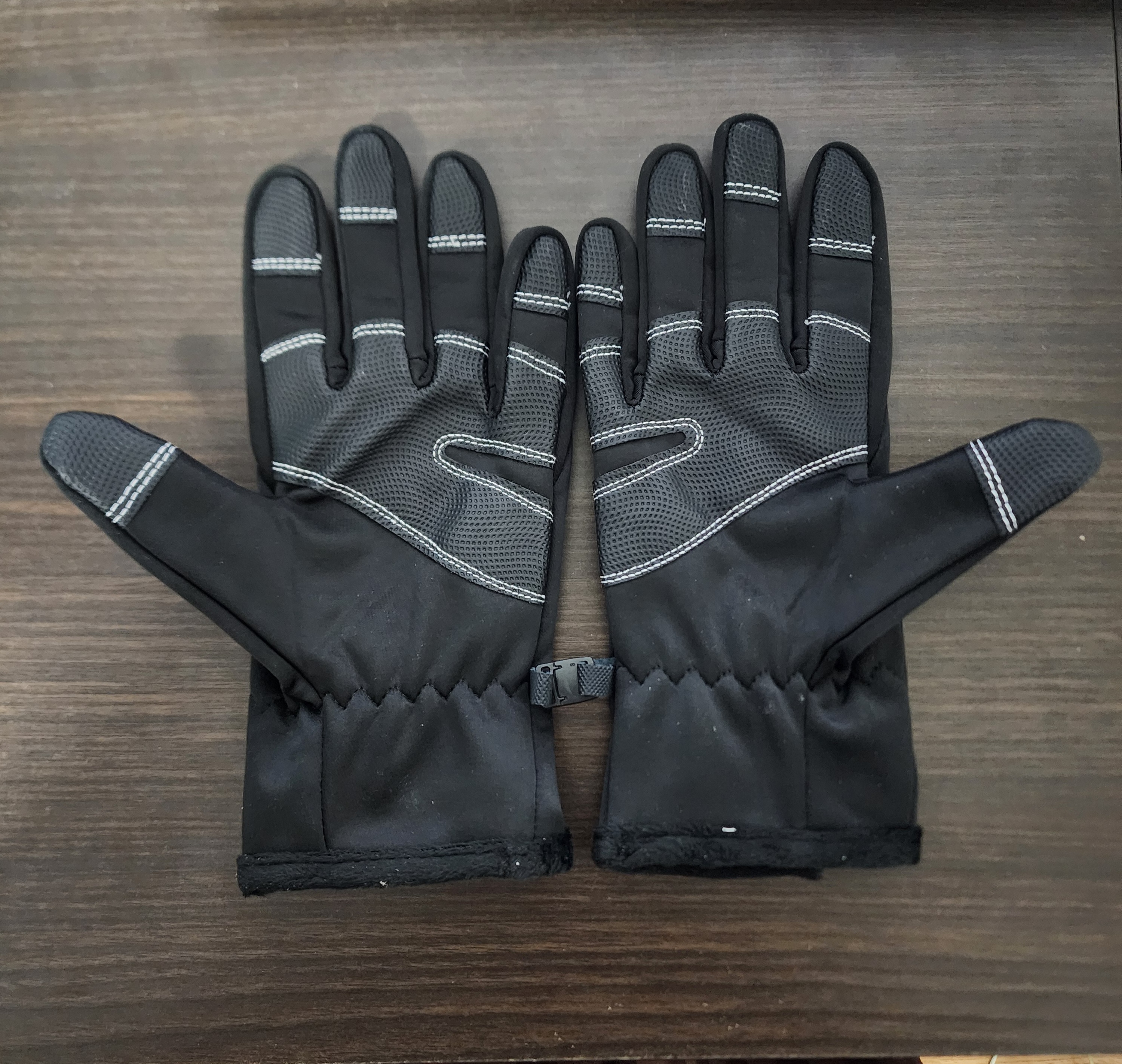 Black Glove Front